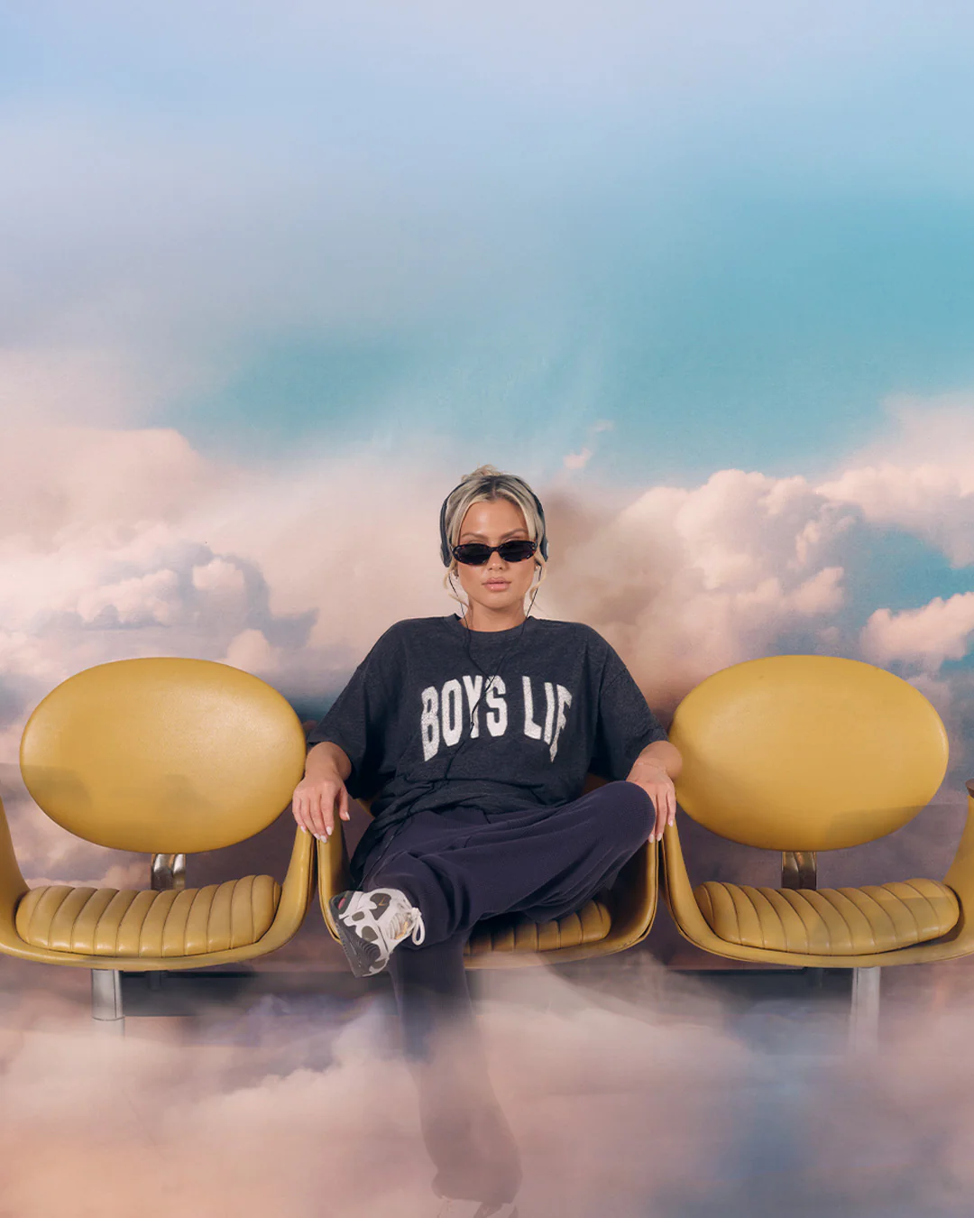 Majoring In Moving On Boyfriend Tee - Image 4
